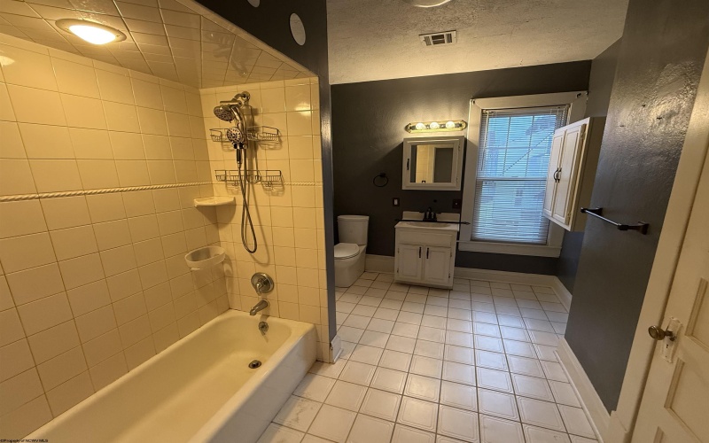 212 Vermont Avenue, Clarksburg, West Virginia 26301, 4 Bedroom Bedrooms, 8 Room Rooms,2 BathroomBathrooms,Single Family Detached,For Sale,Vermont,0,10167365 212 Vermont Avenue, Clarksburg, West Virginia 26301, 4 Bedroom Bedrooms, 8 Room Rooms,2 BathroomBathrooms,Single Family Detached,For Sale,Vermont,0,10167365