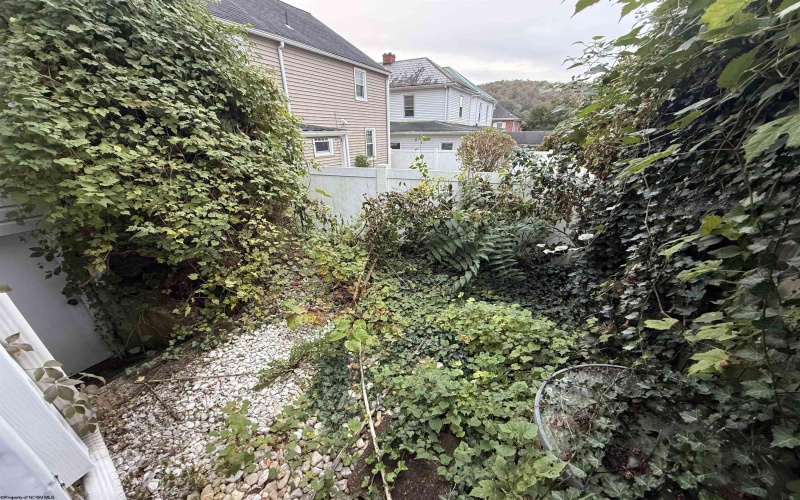 212 Vermont Avenue, Clarksburg, West Virginia 26301, 4 Bedroom Bedrooms, 8 Room Rooms,2 BathroomBathrooms,Single Family Detached,For Sale,Vermont,0,10167365 212 Vermont Avenue, Clarksburg, West Virginia 26301, 4 Bedroom Bedrooms, 8 Room Rooms,2 BathroomBathrooms,Single Family Detached,For Sale,Vermont,0,10167365