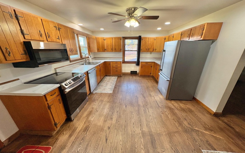 900 E State Avenue, Terra Alta, West Virginia 26764-1433, 2 Bedroom Bedrooms, 7 Room Rooms,1 BathroomBathrooms,Single Family Detached,For Sale,E State,0,10167368