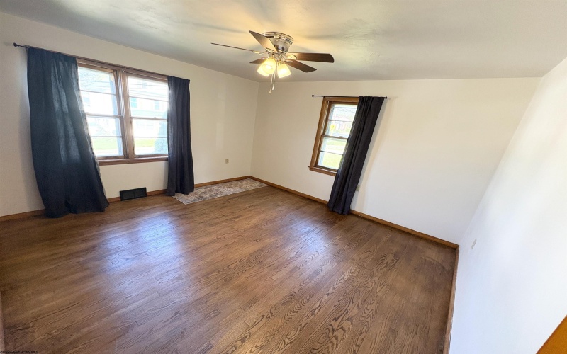 900 E State Avenue, Terra Alta, West Virginia 26764-1433, 2 Bedroom Bedrooms, 7 Room Rooms,1 BathroomBathrooms,Single Family Detached,For Sale,E State,0,10167368
