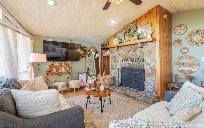 1681 Mountainside Road, Davis, West Virginia 26260, 5 Bedroom Bedrooms, 8 Room Rooms,3 BathroomBathrooms,Single Family Detached,For Sale,Mountainside,0,10167386