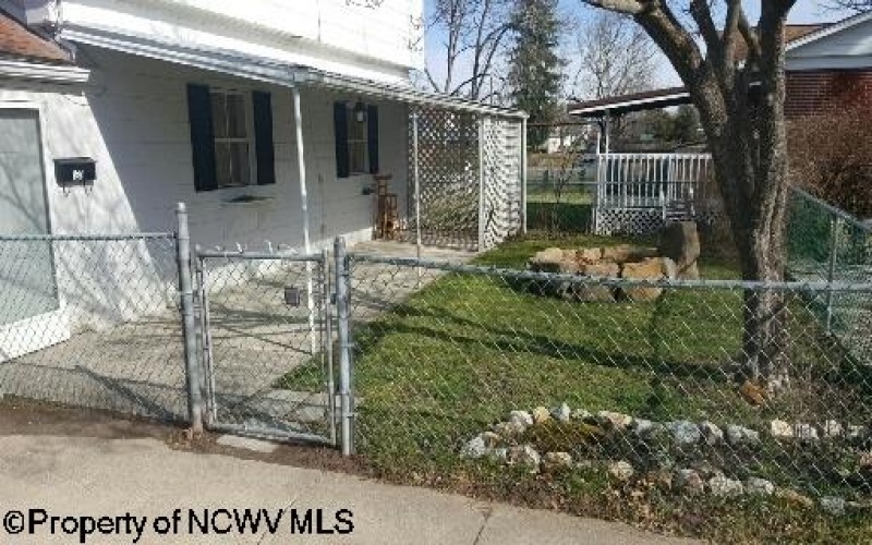 133 CAMDEN Avenue, Buckhannon, West Virginia 26201, 2 Bedroom Bedrooms, 5 Room Rooms,1 BathroomBathrooms,Residential Rentals,For Rent,CAMDEN,0,10167374