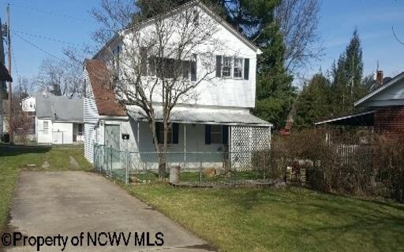 133 CAMDEN Avenue, Buckhannon, West Virginia 26201, 2 Bedroom Bedrooms, 5 Room Rooms,1 BathroomBathrooms,Residential Rentals,For Rent,CAMDEN,0,10167374