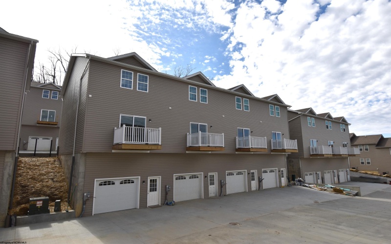 723 Monopoly Way, Morgantown, West Virginia 26505, 2 Bedroom Bedrooms, 4 Room Rooms,3 BathroomBathrooms,Residential Rentals,For Rent,Monopoly,0,10167384
