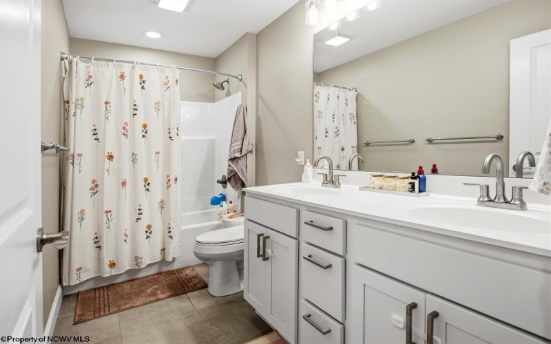 206 Greenview Drive, Morgantown, West Virginia 26508, 4 Bedroom Bedrooms, 10 Room Rooms,3 BathroomBathrooms,Single Family Detached,For Sale,Greenview,0,10167379