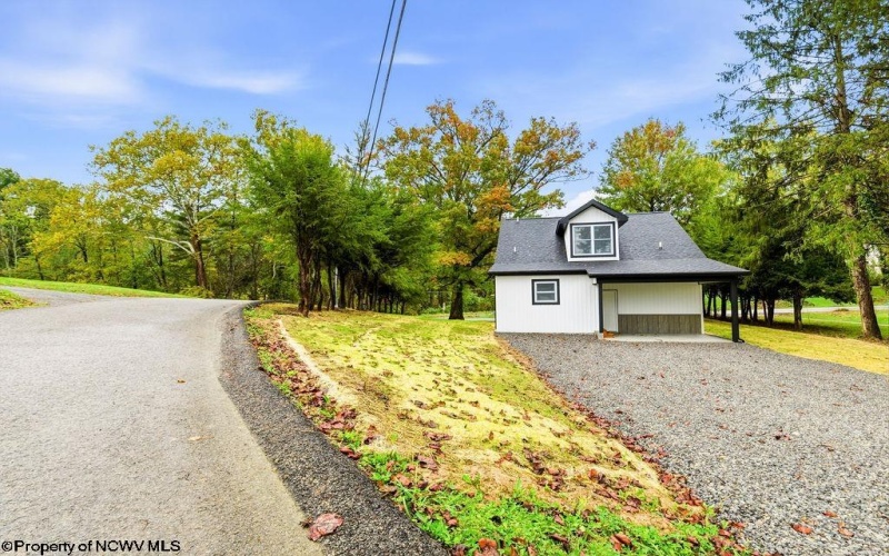 718 Country Club Road, Fairmont, West Virginia 26554, 4 Bedroom Bedrooms, 10 Room Rooms,2 BathroomBathrooms,Single Family Detached,For Sale,Country Club,0,10167370 718 Country Club Road, Fairmont, West Virginia 26554, 4 Bedroom Bedrooms, 10 Room Rooms,2 BathroomBathrooms,Single Family Detached,For Sale,Country Club,0,10167370