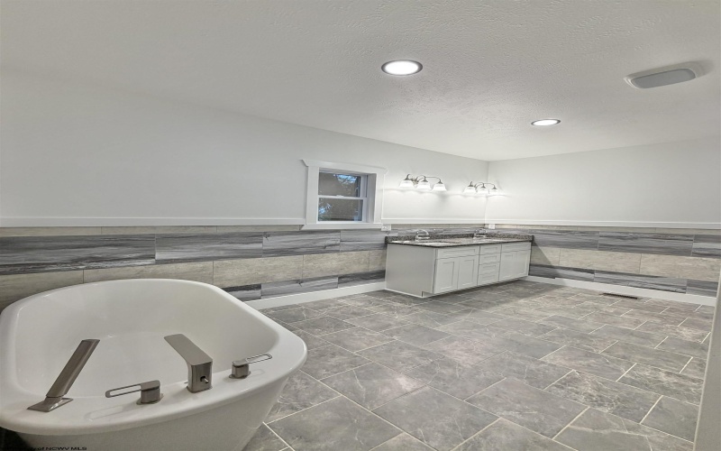 718 Country Club Road, Fairmont, West Virginia 26554, 4 Bedroom Bedrooms, 10 Room Rooms,2 BathroomBathrooms,Single Family Detached,For Sale,Country Club,0,10167370 718 Country Club Road, Fairmont, West Virginia 26554, 4 Bedroom Bedrooms, 10 Room Rooms,2 BathroomBathrooms,Single Family Detached,For Sale,Country Club,0,10167370