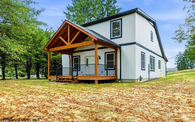 718 Country Club Road, Fairmont, West Virginia 26554, 4 Bedroom Bedrooms, 10 Room Rooms,2 BathroomBathrooms,Single Family Detached,For Sale,Country Club,0,10167370 718 Country Club Road, Fairmont, West Virginia 26554, 4 Bedroom Bedrooms, 10 Room Rooms,2 BathroomBathrooms,Single Family Detached,For Sale,Country Club,0,10167370