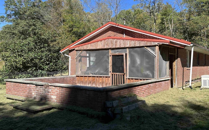 36 Apricot Drive, Rock Cave, West Virginia 26234, 3 Bedroom Bedrooms, 5 Room Rooms,2 BathroomBathrooms,Single Family Detached,For Sale,Apricot,0,10167376