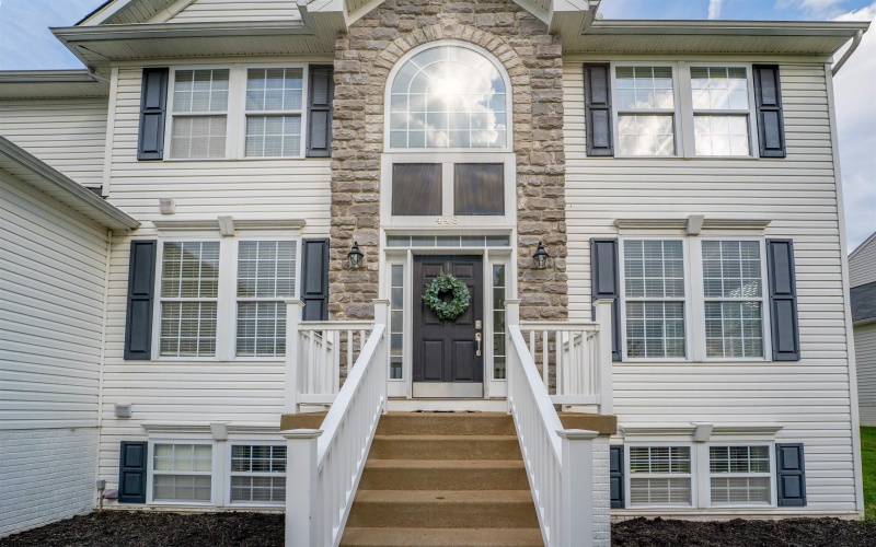 448 Blackberry Ridge Drive, Morgantown, West Virginia 26508, 4 Bedroom Bedrooms, 9 Room Rooms,3 BathroomBathrooms,Single Family Detached,For Sale,Blackberry Ridge,0,10167378