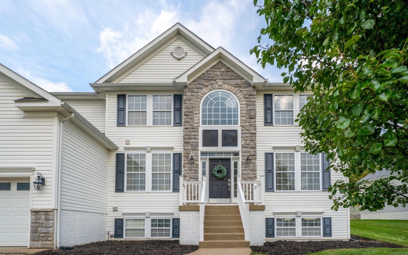 448 Blackberry Ridge Drive, Morgantown, West Virginia 26508, 4 Bedroom Bedrooms, 9 Room Rooms,3 BathroomBathrooms,Single Family Detached,For Sale,Blackberry Ridge,0,10167378