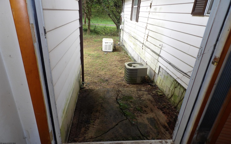 277 Gladys Avenue, Reynoldsville, West Virginia 26422, 3 Bedroom Bedrooms, 7 Room Rooms,1 BathroomBathrooms,Single Family Detached,For Sale,Gladys,0,10167389
