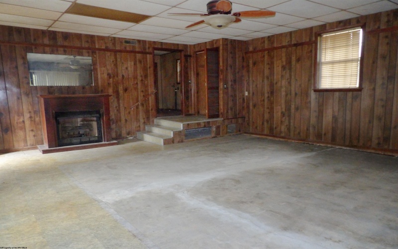 277 Gladys Avenue, Reynoldsville, West Virginia 26422, 3 Bedroom Bedrooms, 7 Room Rooms,1 BathroomBathrooms,Single Family Detached,For Sale,Gladys,0,10167389