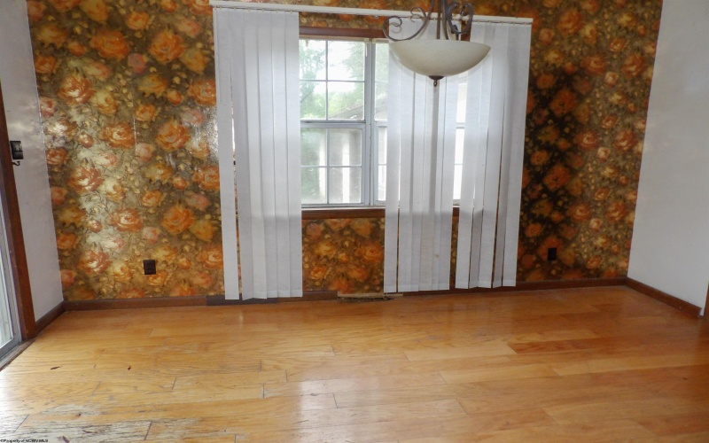 277 Gladys Avenue, Reynoldsville, West Virginia 26422, 3 Bedroom Bedrooms, 7 Room Rooms,1 BathroomBathrooms,Single Family Detached,For Sale,Gladys,0,10167389