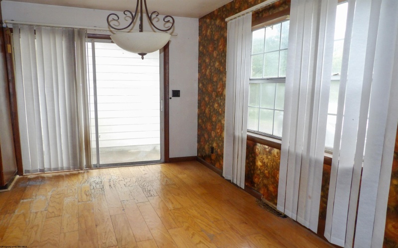 277 Gladys Avenue, Reynoldsville, West Virginia 26422, 3 Bedroom Bedrooms, 7 Room Rooms,1 BathroomBathrooms,Single Family Detached,For Sale,Gladys,0,10167389