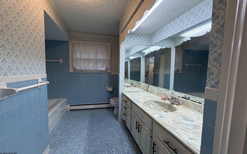 306 Lowther Street, Clarksburg, West Virginia 26301, 4 Bedroom Bedrooms, 14 Room Rooms,2 BathroomBathrooms,Single Family Detached,For Sale,Lowther,0,10167388