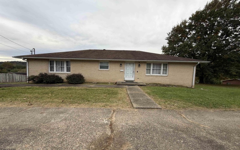 306 Lowther Street, Clarksburg, West Virginia 26301, 4 Bedroom Bedrooms, 14 Room Rooms,2 BathroomBathrooms,Single Family Detached,For Sale,Lowther,0,10167388