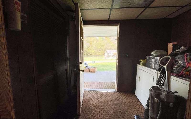 104 Layton Drive, Clarksburg, West Virginia 26301, 3 Bedroom Bedrooms, 5 Room Rooms,1 BathroomBathrooms,Single Family Detached,For Sale,Layton,0,10167415
