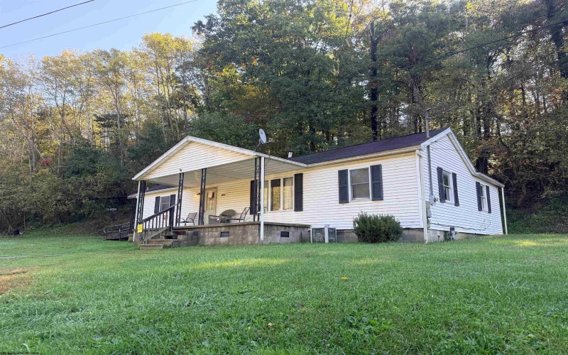 104 Layton Drive, Clarksburg, West Virginia 26301, 3 Bedroom Bedrooms, 5 Room Rooms,1 BathroomBathrooms,Single Family Detached,For Sale,Layton,0,10167415