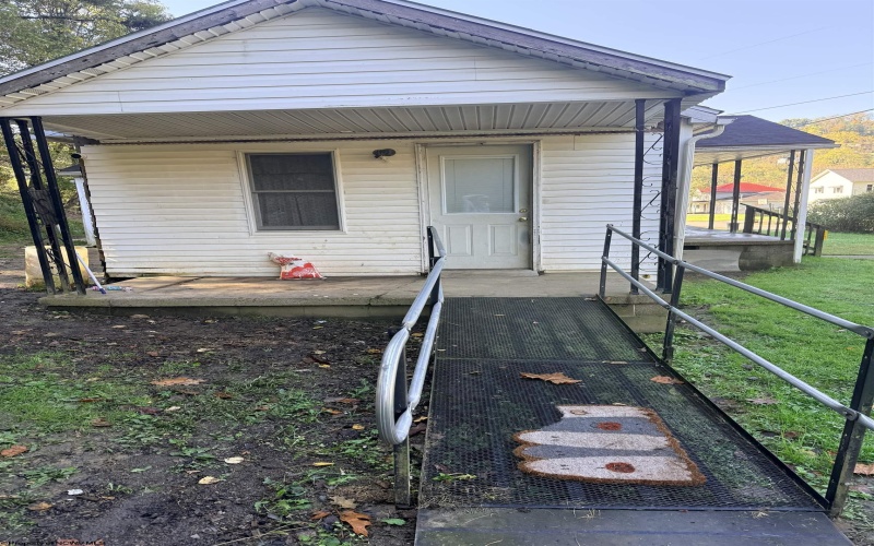 104 Layton Drive, Clarksburg, West Virginia 26301, 3 Bedroom Bedrooms, 5 Room Rooms,1 BathroomBathrooms,Single Family Detached,For Sale,Layton,0,10167415