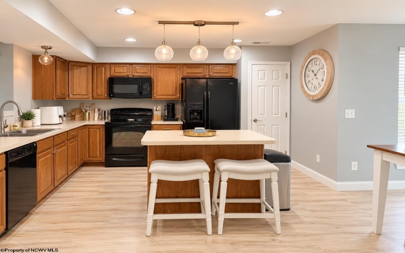 115 Park Place Drive, Morgantown, West Virginia 26508, 3 Bedroom Bedrooms, 6 Room Rooms,2 BathroomBathrooms,Single Family Attached,For Sale,Park Place,0,10167395