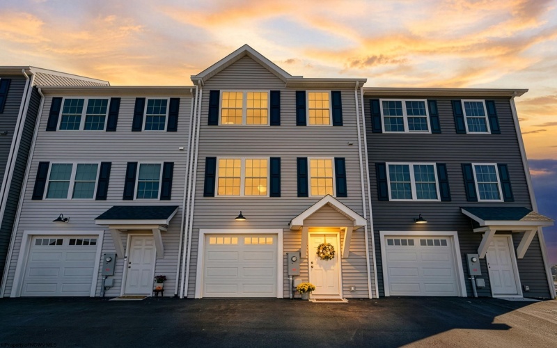 4 Swallowtail Street, Fairmont, West Virginia 26554, 3 Bedroom Bedrooms, 7 Room Rooms,2 BathroomBathrooms,Single Family Attached,For Sale,Swallowtail,0,10167402