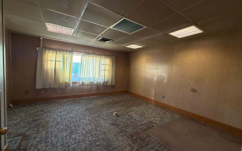 686 Fairmont Road, Morgantown, West Virginia 26501, 0 , 0 ,0,Commercial (for Sale),For Sale,Fairmont,0,10167391