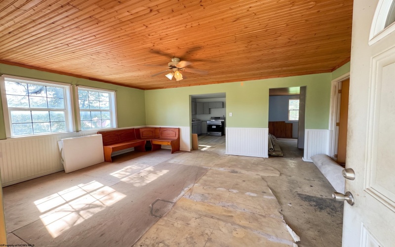 61 Satterfield Street, Rivesville, West Virginia 26588, 2 Bedroom Bedrooms, 4 Room Rooms,1 BathroomBathrooms,Single Family Detached,For Sale,Satterfield,0,10167414