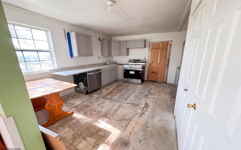61 Satterfield Street, Rivesville, West Virginia 26588, 2 Bedroom Bedrooms, 4 Room Rooms,1 BathroomBathrooms,Single Family Detached,For Sale,Satterfield,0,10167414