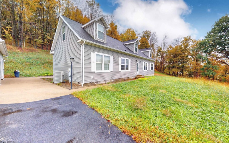 3209 GEORGE WASHINGTON Highway, Grafton, West Virginia 26354, 3 Bedroom Bedrooms, 10 Room Rooms,2 BathroomBathrooms,Single Family Detached,For Sale,GEORGE WASHINGTON,0,10167394
