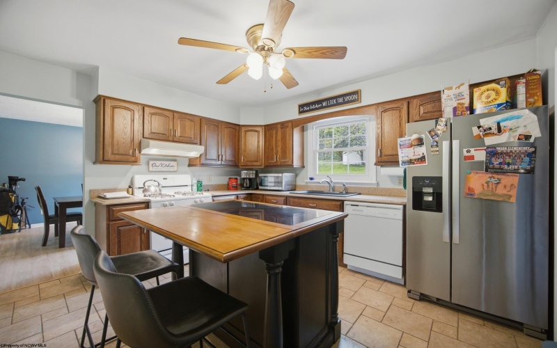1457 Maple Lake Road, Bridgeport, West Virginia 26330, 3 Bedroom Bedrooms, 10 Room Rooms,2 BathroomBathrooms,Single Family Detached,For Sale,Maple Lake,0,10167393