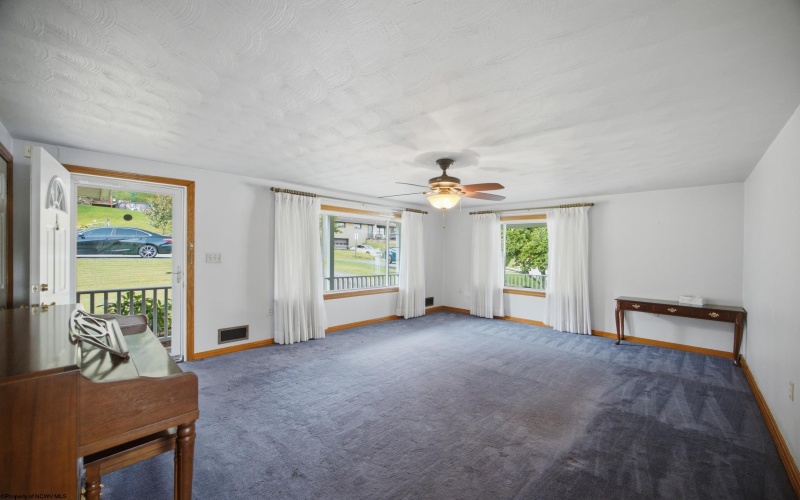 209 Paula Boulevard, Clarksburg, West Virginia 26301, 3 Bedroom Bedrooms, 9 Room Rooms,2 BathroomBathrooms,Single Family Detached,For Sale,Paula,0,10166729