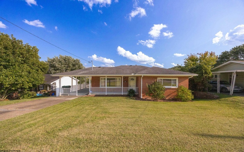 209 Paula Boulevard, Clarksburg, West Virginia 26301, 3 Bedroom Bedrooms, 9 Room Rooms,2 BathroomBathrooms,Single Family Detached,For Sale,Paula,0,10166729