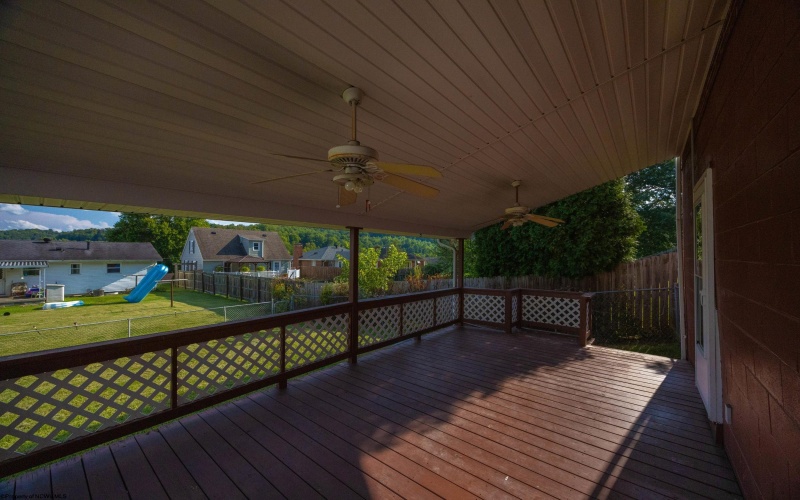 209 Paula Boulevard, Clarksburg, West Virginia 26301, 3 Bedroom Bedrooms, 9 Room Rooms,2 BathroomBathrooms,Single Family Detached,For Sale,Paula,0,10166729