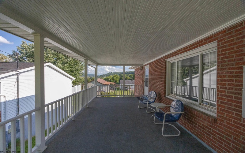 209 Paula Boulevard, Clarksburg, West Virginia 26301, 3 Bedroom Bedrooms, 9 Room Rooms,2 BathroomBathrooms,Single Family Detached,For Sale,Paula,0,10166729