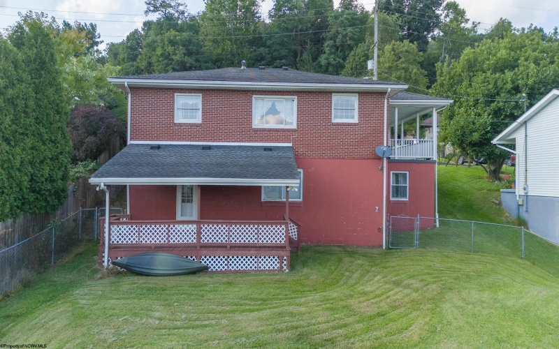 209 Paula Boulevard, Clarksburg, West Virginia 26301, 3 Bedroom Bedrooms, 9 Room Rooms,2 BathroomBathrooms,Single Family Detached,For Sale,Paula,0,10166729