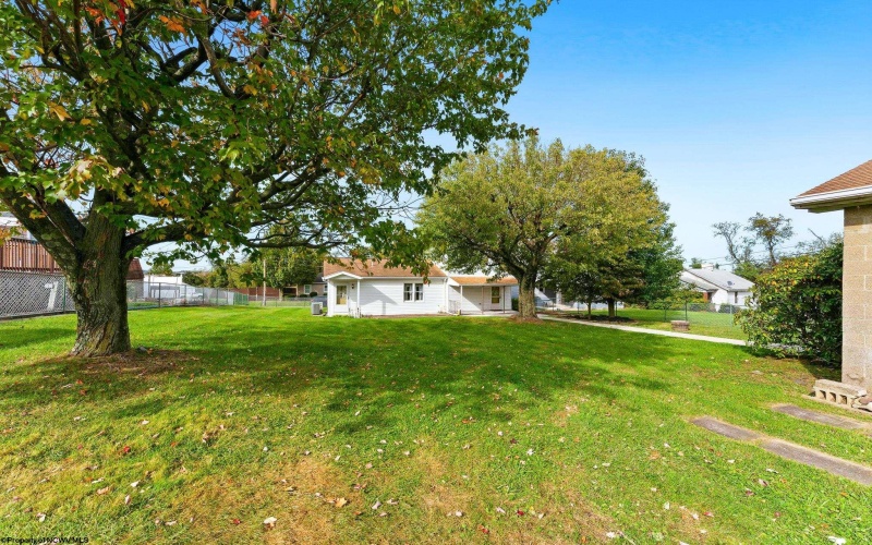 288 Cleveland Avenue, Uniontown, Pennsylvania 15401, 3 Bedroom Bedrooms, 6 Room Rooms,2 BathroomBathrooms,Single Family Detached,For Sale,Cleveland,0,10167397