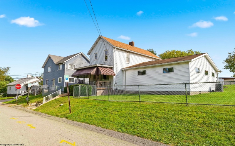 288 Cleveland Avenue, Uniontown, Pennsylvania 15401, 3 Bedroom Bedrooms, 6 Room Rooms,2 BathroomBathrooms,Single Family Detached,For Sale,Cleveland,0,10167397