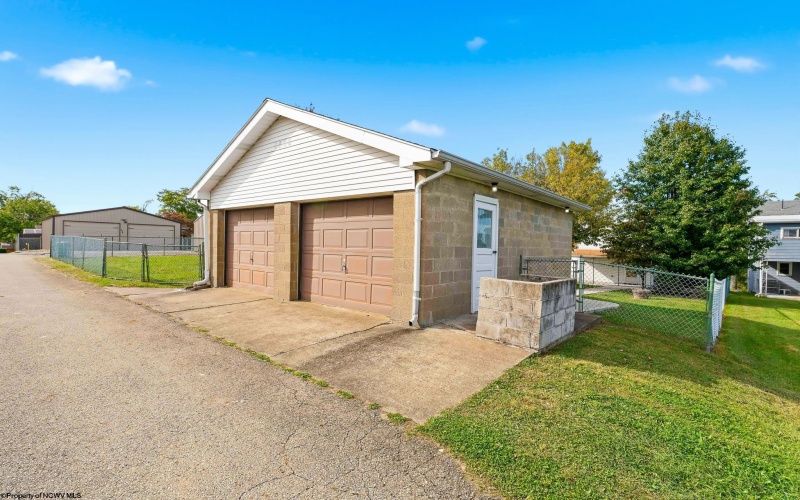 288 Cleveland Avenue, Uniontown, Pennsylvania 15401, 3 Bedroom Bedrooms, 6 Room Rooms,2 BathroomBathrooms,Single Family Detached,For Sale,Cleveland,0,10167397