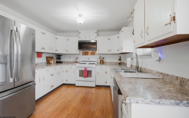 1115 Deerfield Drive, Fairmont, West Virginia 26554, 3 Bedroom Bedrooms, 7 Room Rooms,2 BathroomBathrooms,Single Family Detached,For Sale,Deerfield,0,10167399