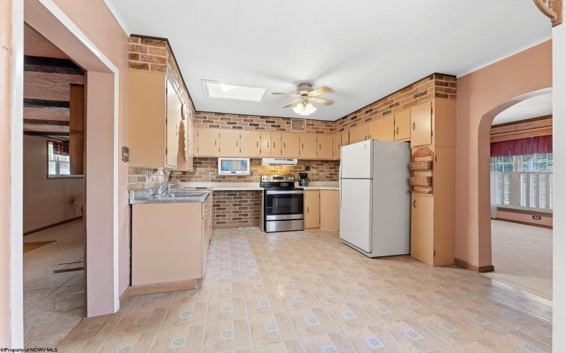 17 Circle Street, Mather, Pennsylvania 15346, 2 Bedroom Bedrooms, 6 Room Rooms,1 BathroomBathrooms,Single Family Detached,For Sale,Circle,0,10167400