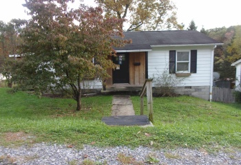 40 Centre Avenue, Belington, West Virginia 26250, 3 Bedroom Bedrooms, 6 Room Rooms,1 BathroomBathrooms,Single Family Detached,For Sale,Centre,0,10167418