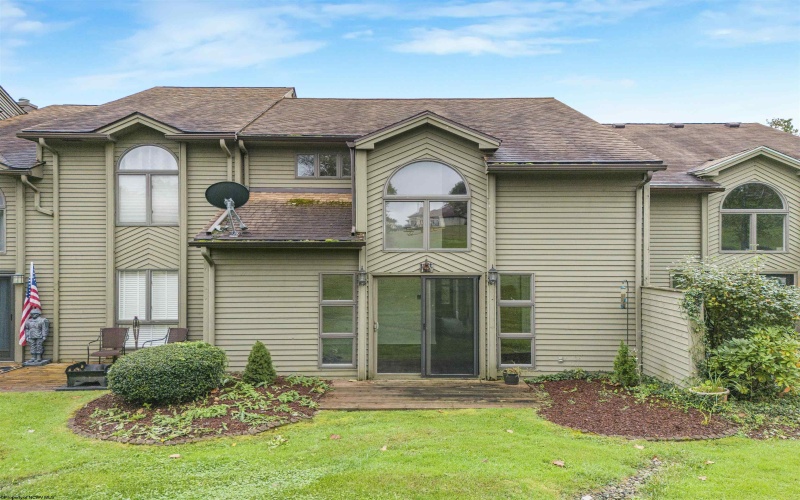 1026 Greystone Circle, Morgantown, West Virginia 26508, 2 Bedroom Bedrooms, 5 Room Rooms,1 BathroomBathrooms,Single Family Attached,For Sale,Greystone,0,10167416