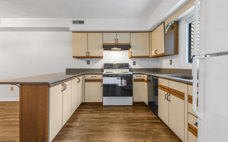 1026 Greystone Circle, Morgantown, West Virginia 26508, 2 Bedroom Bedrooms, 5 Room Rooms,1 BathroomBathrooms,Single Family Attached,For Sale,Greystone,0,10167416
