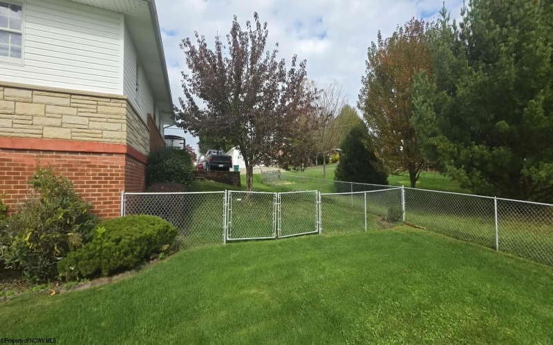 207 Meadowview Drive, Bridgeport, West Virginia 26330, 3 Bedroom Bedrooms, 9 Room Rooms,2 BathroomBathrooms,Single Family Detached,For Sale,Meadowview,0,10167430 207 Meadowview Drive, Bridgeport, West Virginia 26330, 3 Bedroom Bedrooms, 9 Room Rooms,2 BathroomBathrooms,Single Family Detached,For Sale,Meadowview,0,10167430