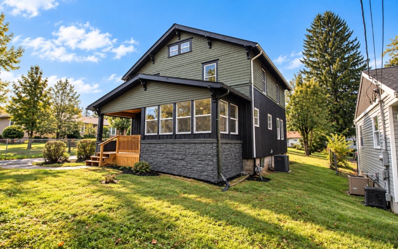 604 Country Club Road, Fairmont, West Virginia 26554, 3 Bedroom Bedrooms, 6 Room Rooms,2 BathroomBathrooms,Single Family Detached,For Sale,Country Club,0,10167428