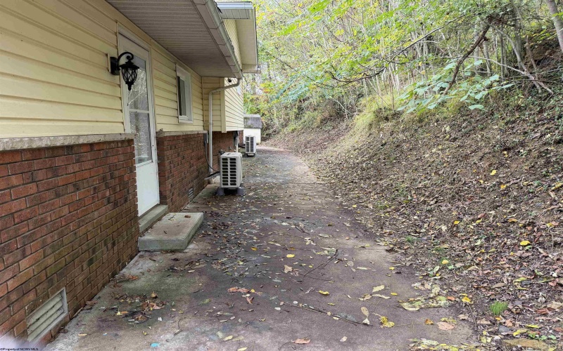 73 Redbud Drive, Clarksburg, West Virginia 26301, 3 Bedroom Bedrooms, 8 Room Rooms,2 BathroomBathrooms,Single Family Detached,For Sale,Redbud,0,10167424 73 Redbud Drive, Clarksburg, West Virginia 26301, 3 Bedroom Bedrooms, 8 Room Rooms,2 BathroomBathrooms,Single Family Detached,For Sale,Redbud,0,10167424