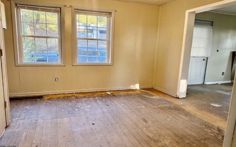 1802 Owens Avenue, Fairmont, West Virginia 26554, 3 Bedroom Bedrooms, 6 Room Rooms,1 BathroomBathrooms,Single Family Attached,For Sale,Owens,0,10167425 1802 Owens Avenue, Fairmont, West Virginia 26554, 3 Bedroom Bedrooms, 6 Room Rooms,1 BathroomBathrooms,Single Family Attached,For Sale,Owens,0,10167425