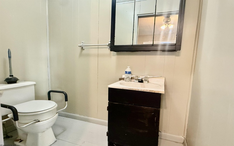 1802 Owens Avenue, Fairmont, West Virginia 26554, 3 Bedroom Bedrooms, 6 Room Rooms,1 BathroomBathrooms,Single Family Attached,For Sale,Owens,0,10167425 1802 Owens Avenue, Fairmont, West Virginia 26554, 3 Bedroom Bedrooms, 6 Room Rooms,1 BathroomBathrooms,Single Family Attached,For Sale,Owens,0,10167425