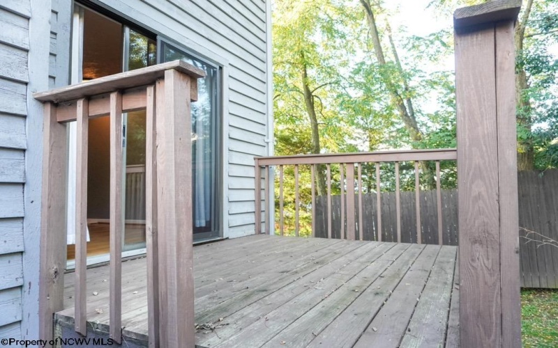 204 Cedarstone Drive, Morgantown, West Virginia 26505, 2 Bedroom Bedrooms, 5 Room Rooms,1 BathroomBathrooms,Single Family Attached,For Sale,Cedarstone,0,10167432